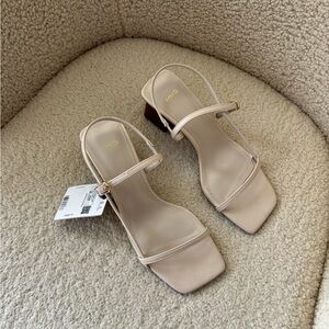 MANGO neutral nude strappy sandals low heel. Size 35.